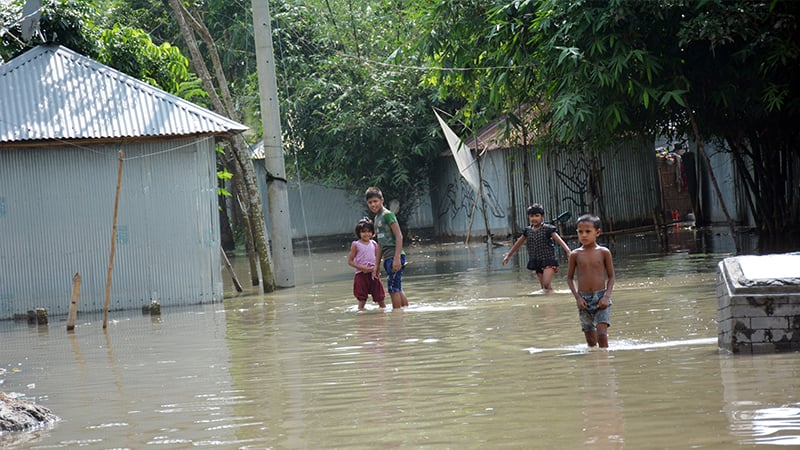 Read more about the article উত্তরাঞ্চলে পানিবন্দি হাজারও মানুষ