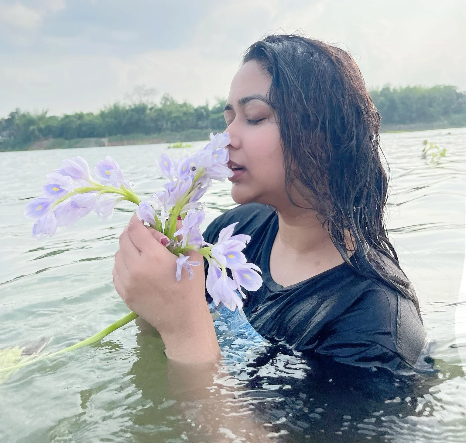 Read more about the article শীতের সকালে একটু নদীতে নামলাম…