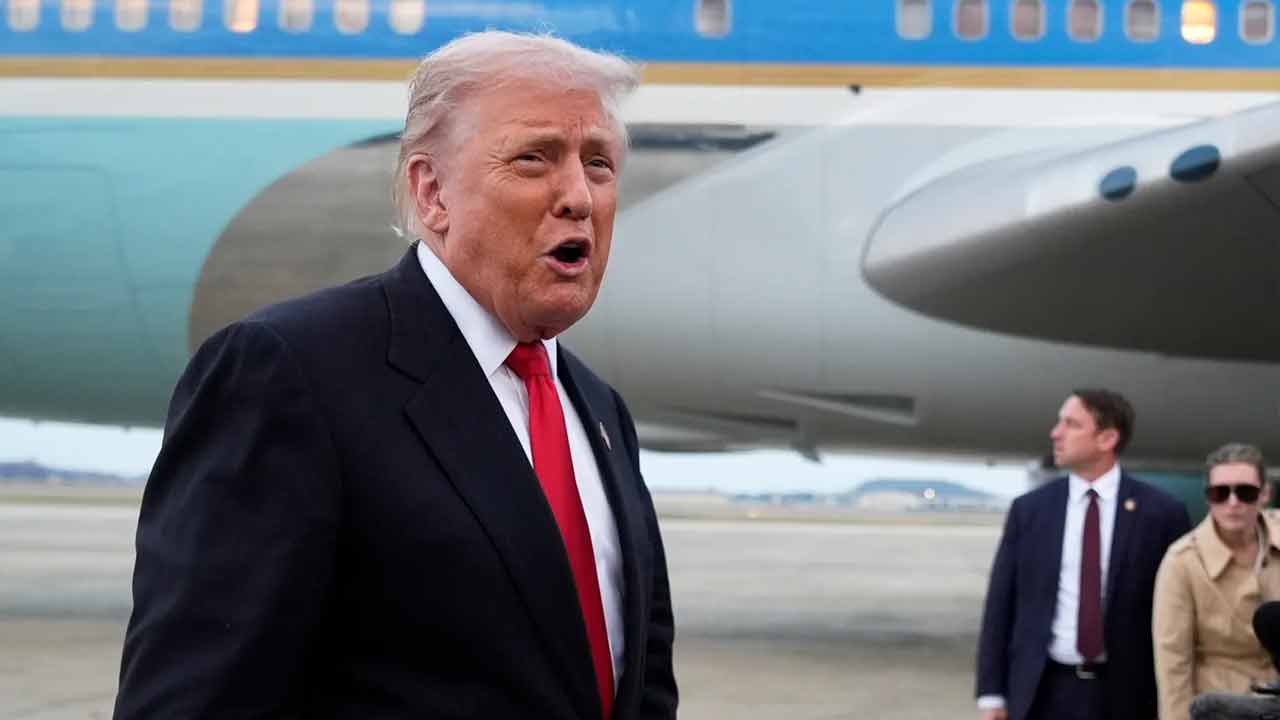 Read more about the article প্রত্যেক মার্কিন নাগরিককে ২ হাজার ডলার দেওয়ার ঘোষণা ট্রাম্পের