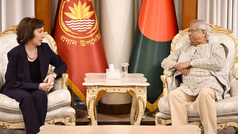 Read more about the article আসন্ন নির্বাচন আয়োজনে ‘আমরা পুরোপুরি প্রস্তুত’: প্রধান উপদেষ্টা