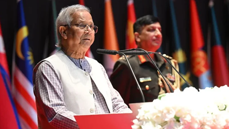 Read more about the article আগামী নির্বাচনে ঐতিহাসিক ভূমিকা পালনে সশস্ত্র বাহিনীর প্রতি প্রধান উপদেষ্টার আহ্বান