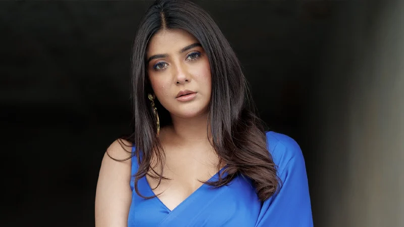 Read more about the article বিজেপি ছেড়ে তৃণমূলে যোগ দিয়ে অভিনেত্রী বললেন, মানুষ মাত্রই ভুল করে