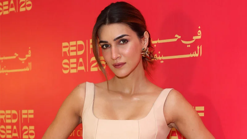 Read more about the article কখনও কখনও জীবন নিজেই পথ করে দেয়: কৃতি শ্যানন