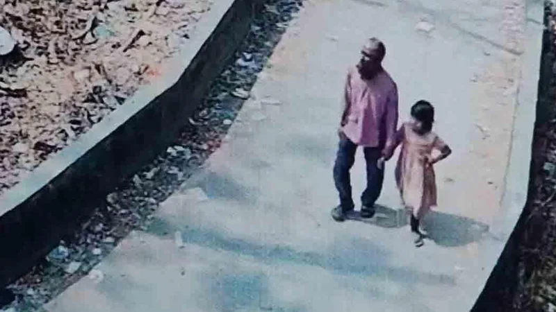 Read more about the article শিশুটিকে পাহাড়ে নিয়ে ধর্ষণ ও হত্যার চেষ্টা করে প্রতিবেশী বাবু: পুলিশ