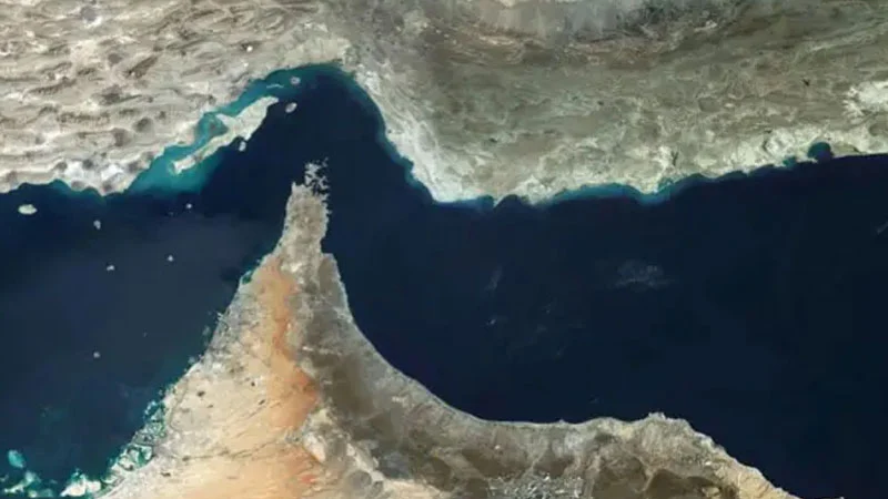 Read more about the article হরমুজ প্রণালিতে টোল আদায়ের কথা ভাবছে ইরান