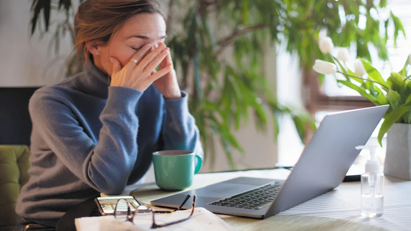 রাতে ঘুমানোর পরও সারাক্ষণ ক্লান্ত লাগে? কারণগুলো জানুন