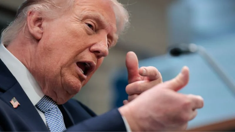 Read more about the article পুরো সভ্যতা ধ্বংসের হুমকি ট্রাম্পের, যুদ্ধ মধ্যপ্রাচ্যের বাইরে ছড়াবে- ইরান